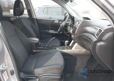 2013 Subaru Forester 2.5X Premium z USA, uszkodzony, nr VIN JF2SHADC8DH438172